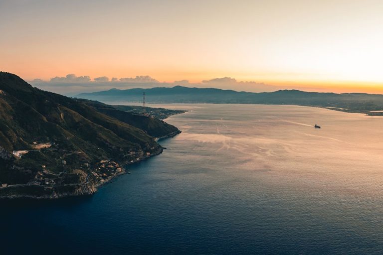 traversata stretto di Messina