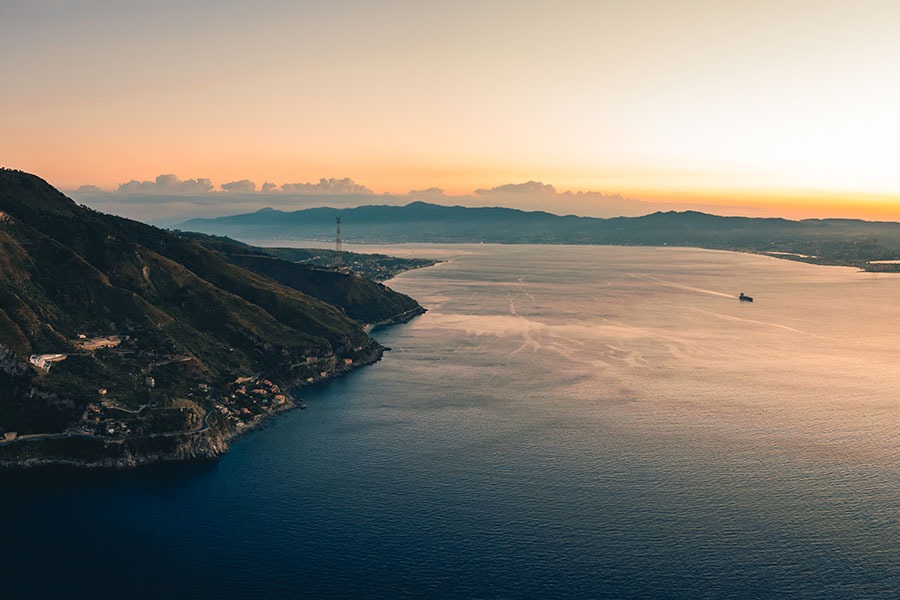 traversata stretto di Messina